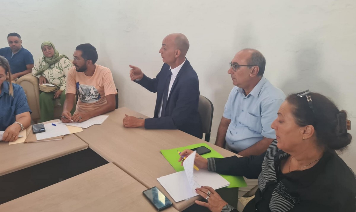 قرقنة : جلسة  عمل استعدادا للعودة  المدرسيّة