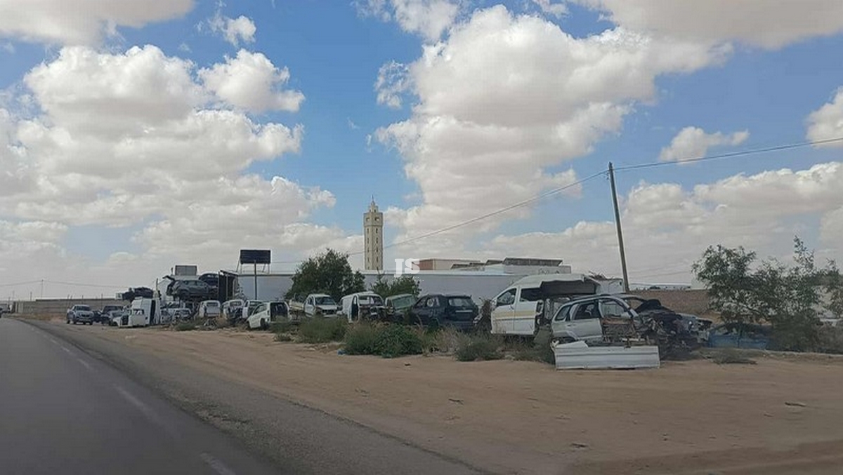 صفاقس تستقبل  زوّارها بسيارات مُحطمة وأكوام  من الخردة