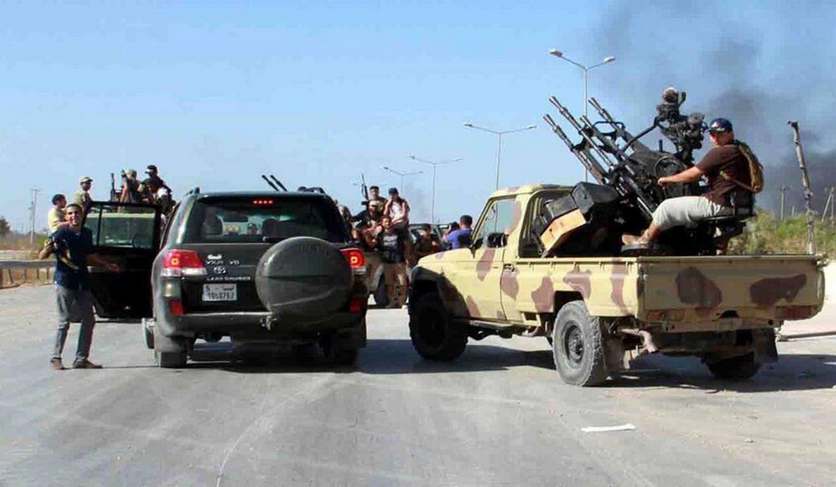 ليبيا.. اشتباكات عنيفة بالزاوية تهدد المرافق الحيوية