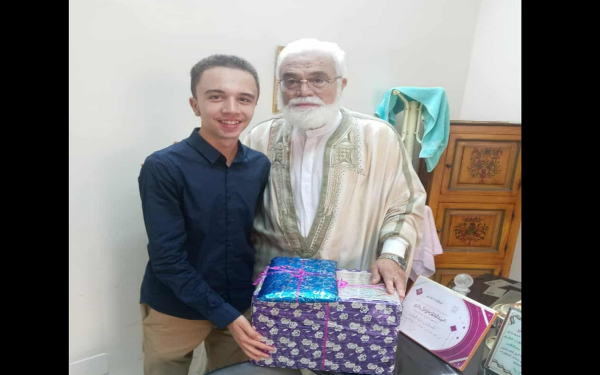 صفاقس جمعية المحافظة على القرآن الكريم والأخلاق الفاضلة تُكرّم الشاب محمد أمين كمون