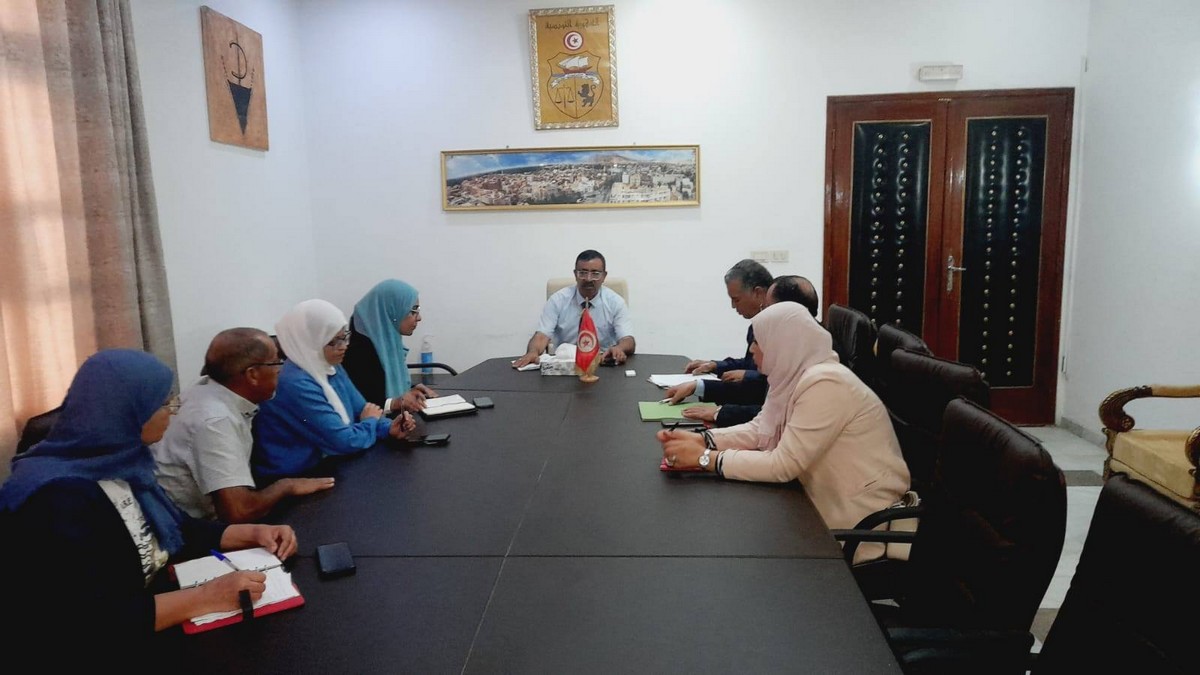 جلسة عمل بولاية قفصة لمتابعة تقدّم  اشغال ملعب القطار