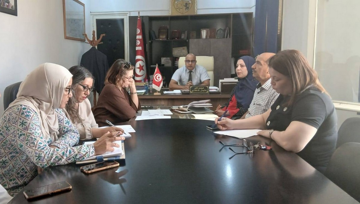 قفصة:  المعتمد الأول للولاية، يشرف على جلسة عمل خاصة بالتمكين الاقتصادي  للأسر الضعيفة