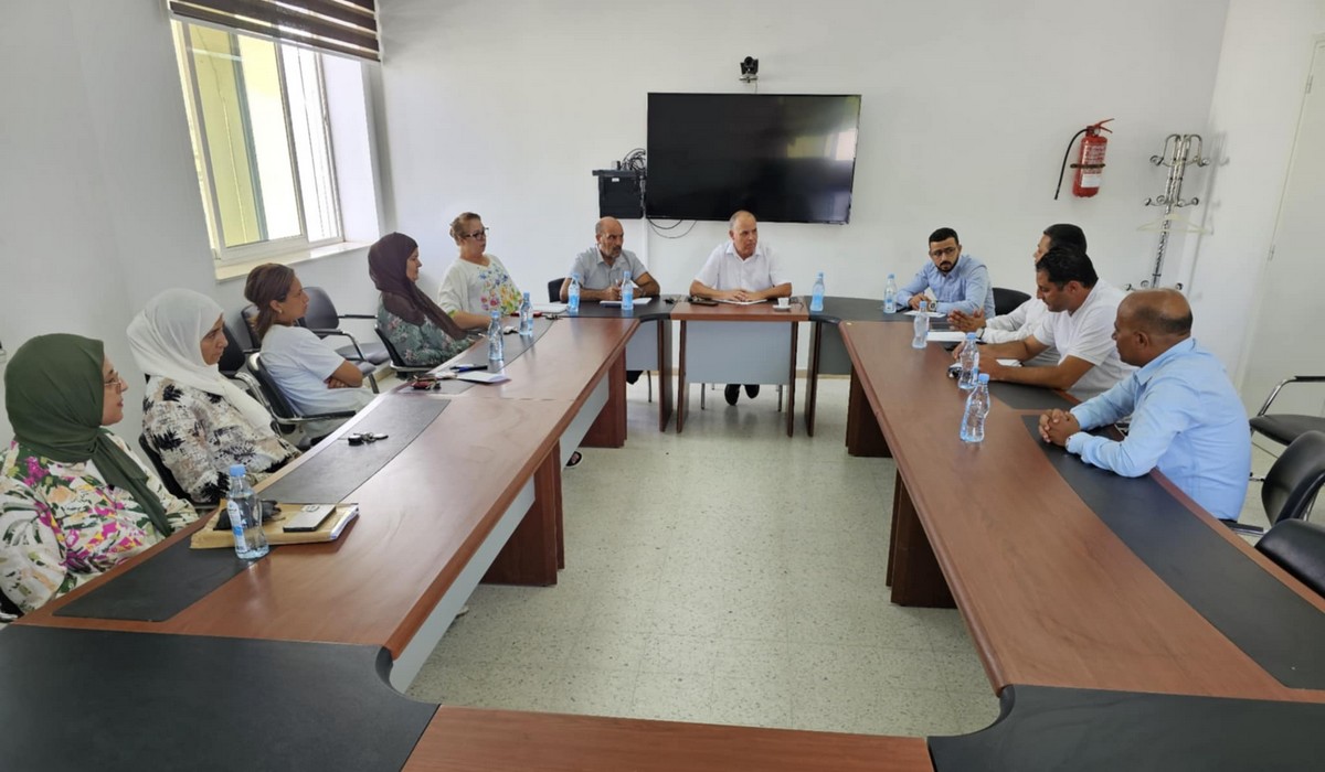 جلسة عمل  ببلدية  قرمدة  لتدارس المشاريع التنموية وعرض نسق تقدّم المشاريع  البلدية