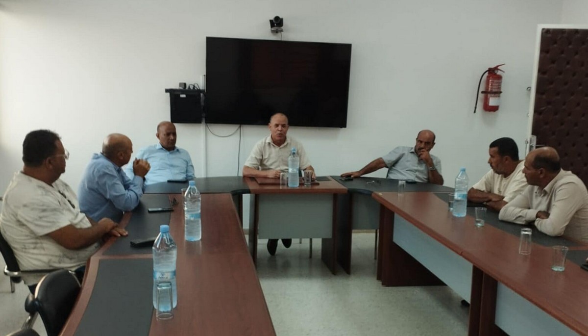 جلسة عمل ببلدية  قرمدة حول  انطلاق نشاط سوق الزيتون