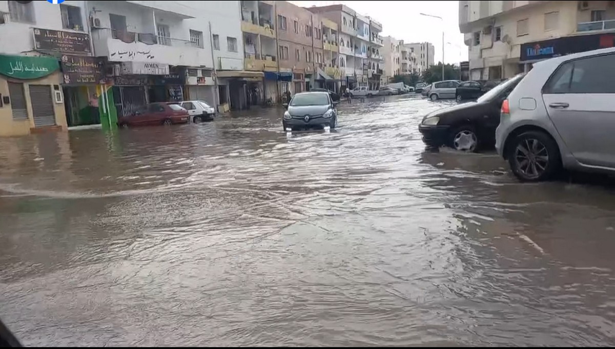 صفاقس بالصّور: وحصل ما  نبهنا  منه  البارحة ...طرقات ومنازل  غمرتها  المياه