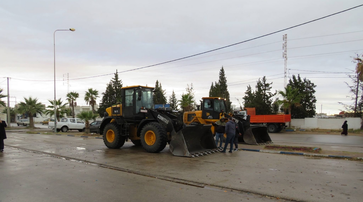 صفاقس العوابد حملة نظافة بمعاضدة عدّة بلديات