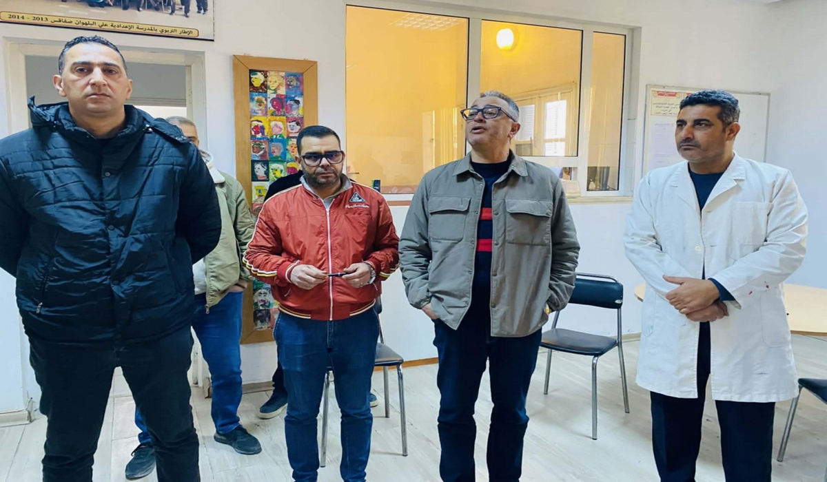 صفاقس : وقفة إحتجاجية لأساتذة اعدادية علي البلهوان لتحييد الشأن التربوي عن المسار الأمني والقضائي