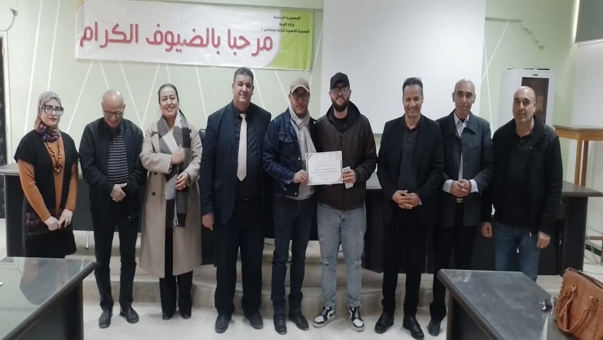 صفاقس : تكريم تلاميذ نادي المسرح بابتدائية إبن خلدون