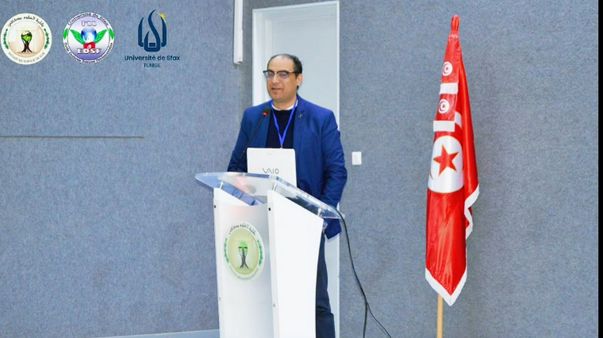 صفاقس الاستاذ انيس الجربوعي يفتتح أشغال المنتدى الأول للعلوم 1.0