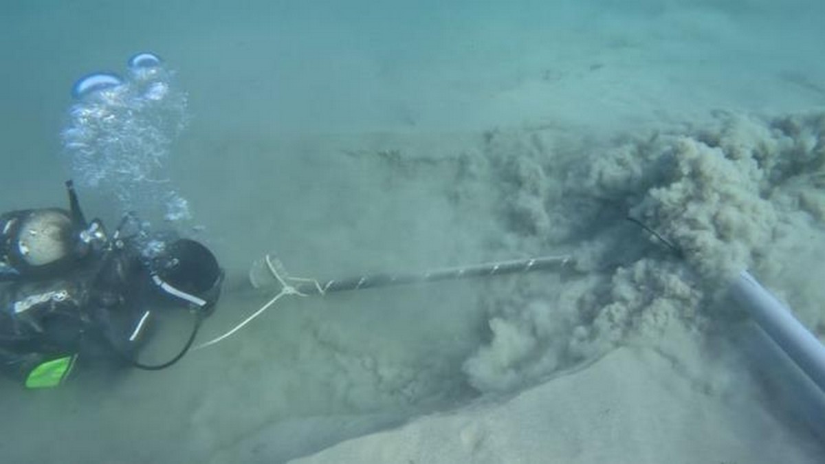 فريق من المعهد الوطني للتراث يستكشف مسار 