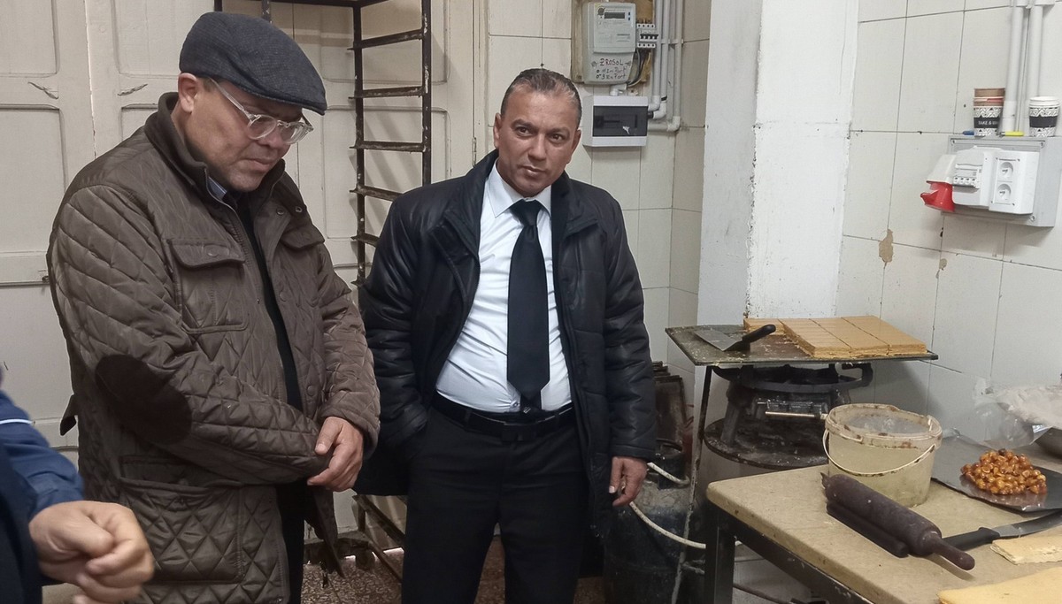 بلديّة الشيحيّة تنفّذ حملة شملت عددا  من محلات  صنع المرطبات