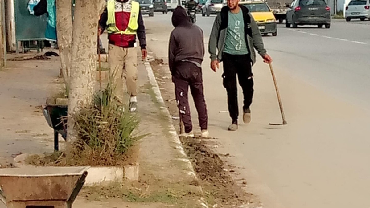 صفاقس حملات نظافة ببلدية  العين  شملت  عديد  المناطق