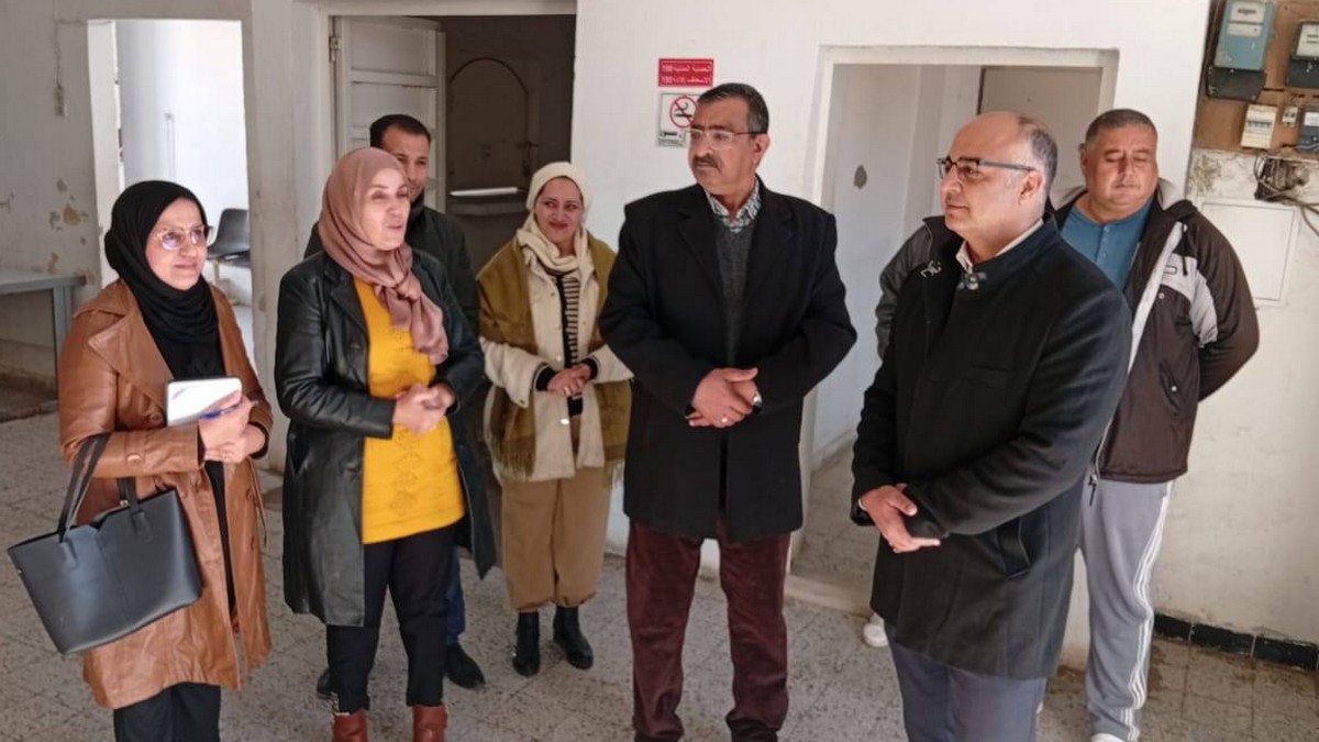 والي توزر يعطي إشارة انطلاق توزيع مساعدات موجة البرد والتقلبات المناخية ،