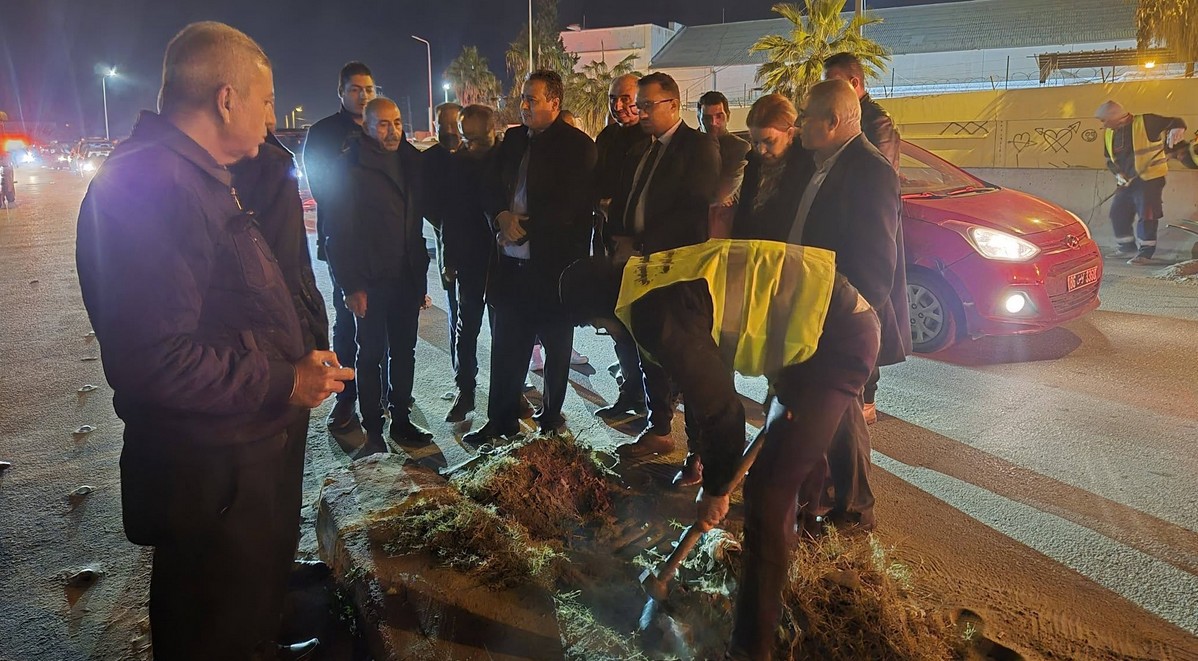 صفاقس : بحضور الوالي حملة  نظافة  ليليّة