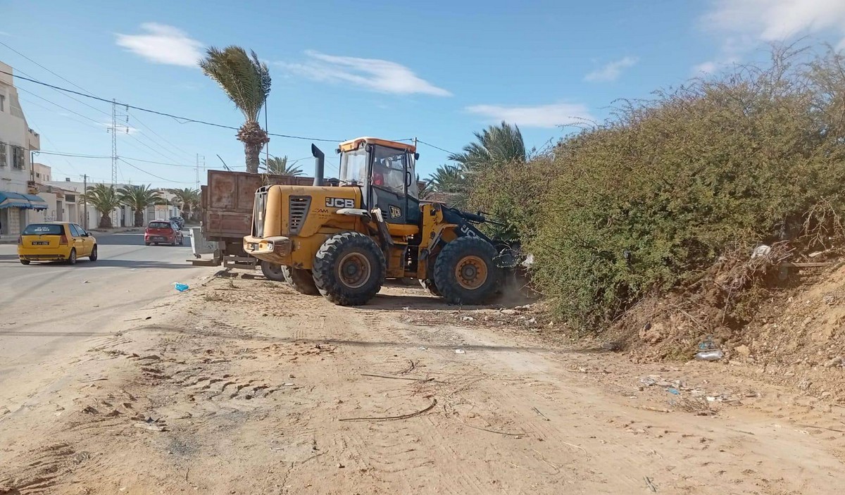 بلدية  صفاقس تنخرط في الحملة  الجهويّة للنظافة والعناية  بالبيئة