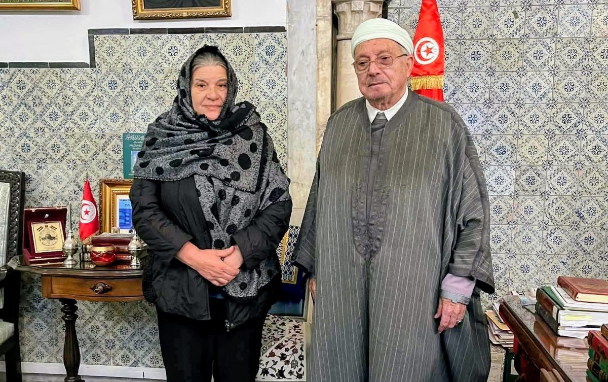 مواطنة امريكية تعلن اسلامها بمكتب سماحة مفتي الجمهورية