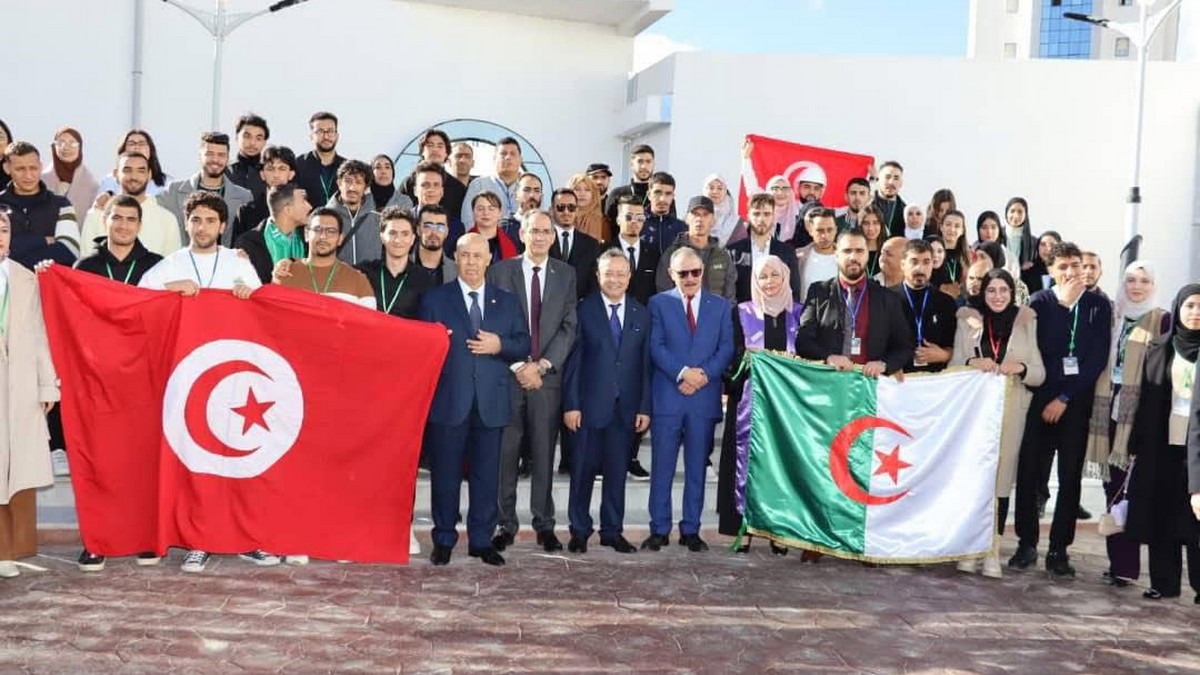 قنصل الجمهورية التونسية بعنابة في الملتقى السابع للجامعات الحدودية التونسية-الجزائرية