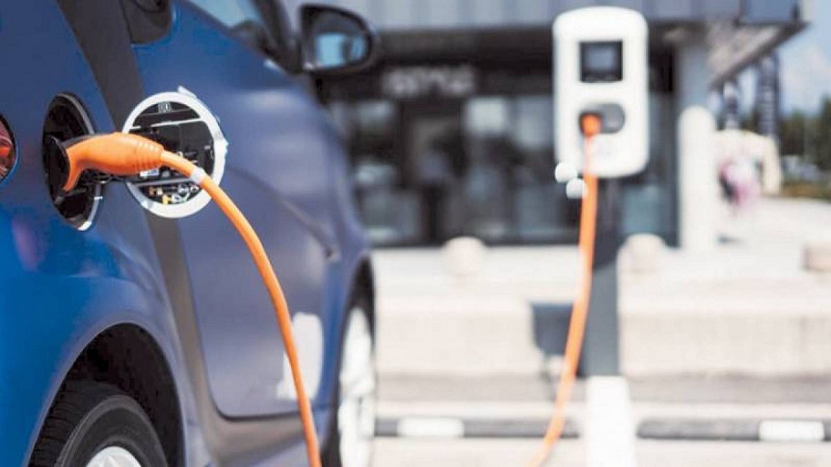 صفاقس محطة شحن كهربائية جديدة أمام بلدية العين… خطوة عملية نحو مدينة ذكية