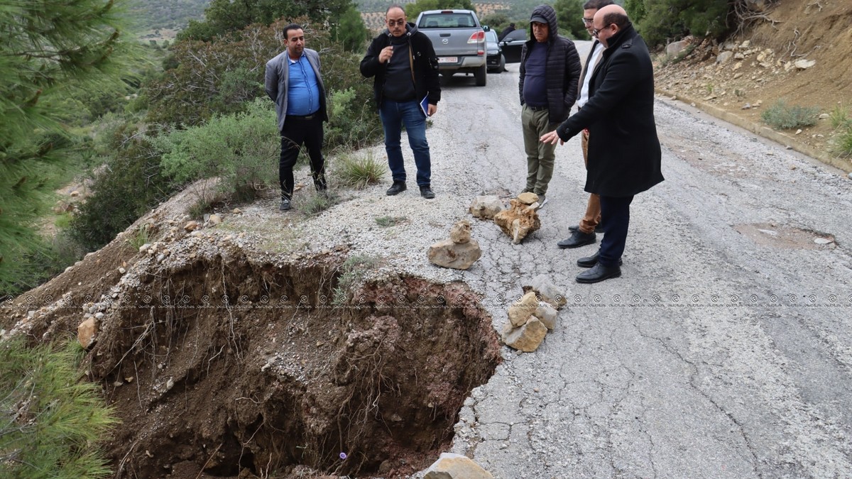 والي  زغوان يؤدّي زيارة ميدانية لمعاينة مخلفات سيول الامطار