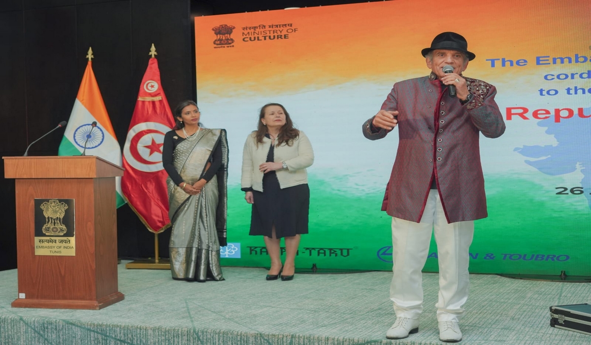 شريف علوي ضيف العيد الوطني لدولة الهند تقديرا لتجربته الفنية