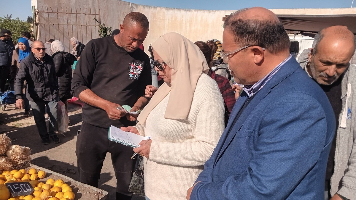 صفاقس : حملة مراقبة بسوق  الخميس التابع  لبلدية  الشيحية