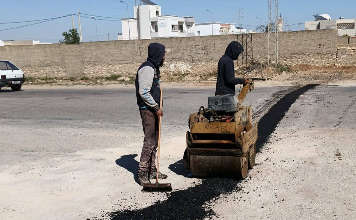 صفاقس بلدية قرمدة تشرع في  اصلاح مخلفات عمليات  الربط بالشبكات العمومية