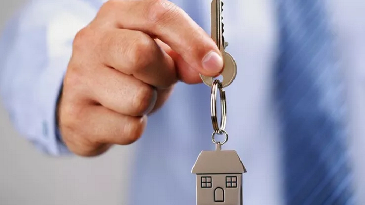 وزير التجهيز يدعو إلى توزيع المساكن الإجتماعية الجاهزة لمستحقيها في أقرب وقت