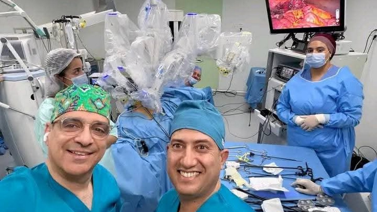الجراحة الروبوتية تكتب فصلًا جديدًا في الطب التونسي...اشرف المذيوب