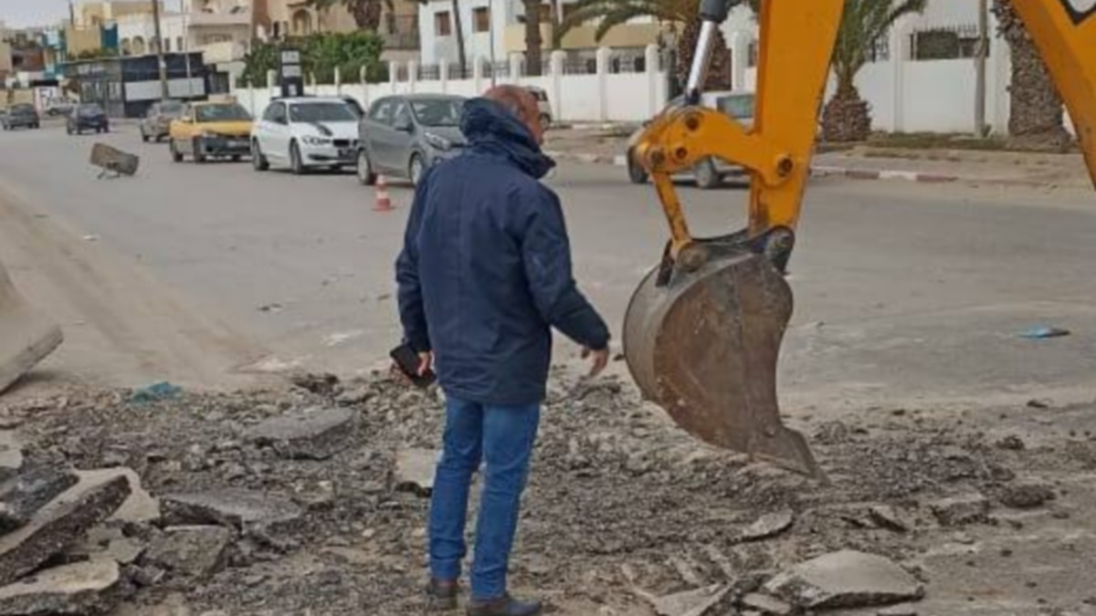 صفاقس : ازالة  بعض  مخفضات السرعة  بطريق  سيدي  منصور