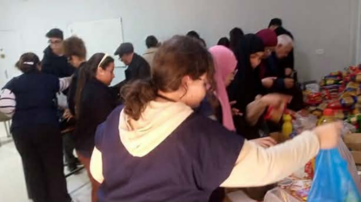 صفاقس تلاميذ معهد الأسرة في حملة “حمل الجماعة ريش “