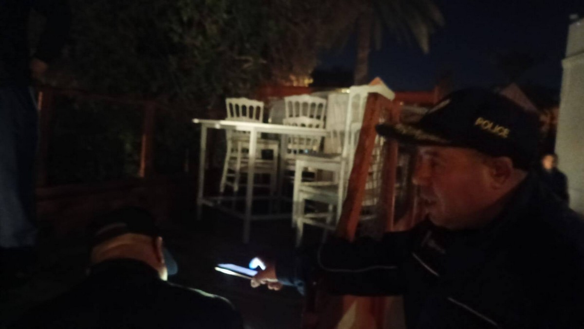 صفاقس الشرطة  البلدية  بقرمدة  تغلق  محلاّ يقيم  حفلات ليلية بدون  رخصة