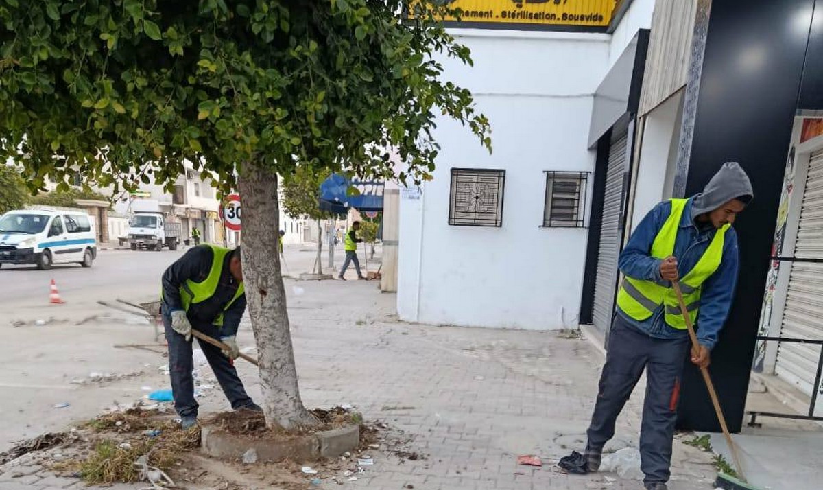 بلدية ساقية الدّائر تستعمل امكانياتها البشرية  الذاتية في  حملات النظافة