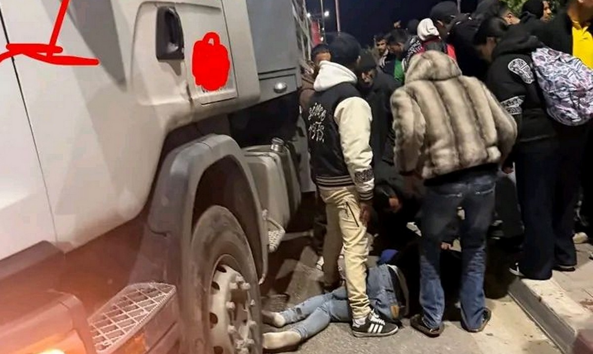 صفاقس : اهالي  طينة  يرفضون  مرور الشاحنات الثقيلة ليلا.