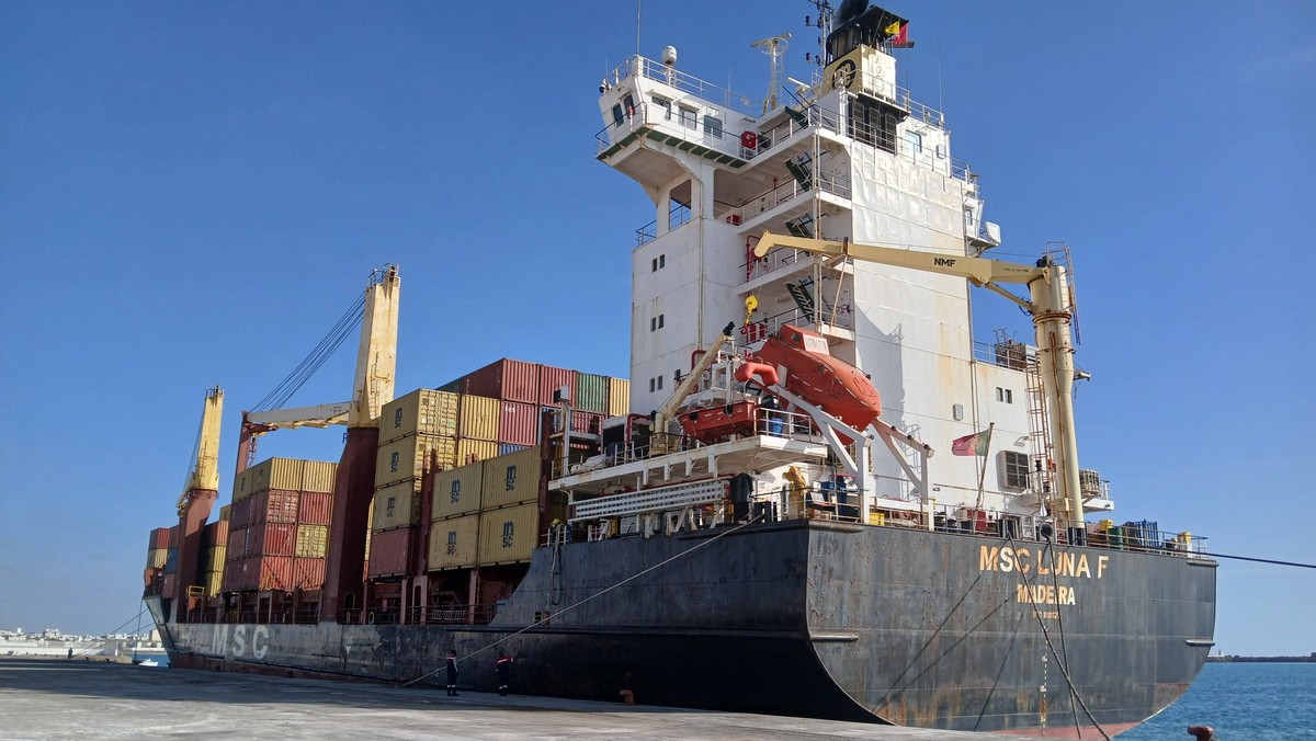 ميناء جرجيس يشرع في تأمين أول خط دولي منتظم لنقل البضائع.