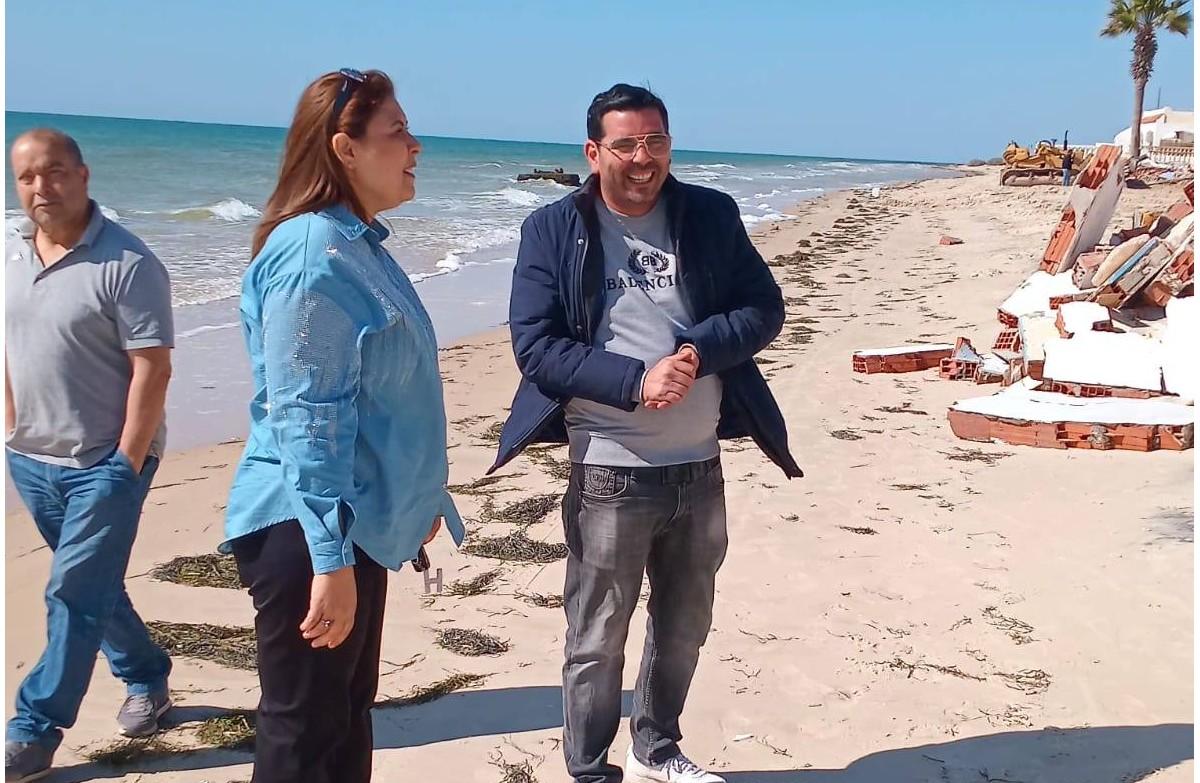 معتمد المحرس  تتابع عملية  تنظيف قرية الشفّار