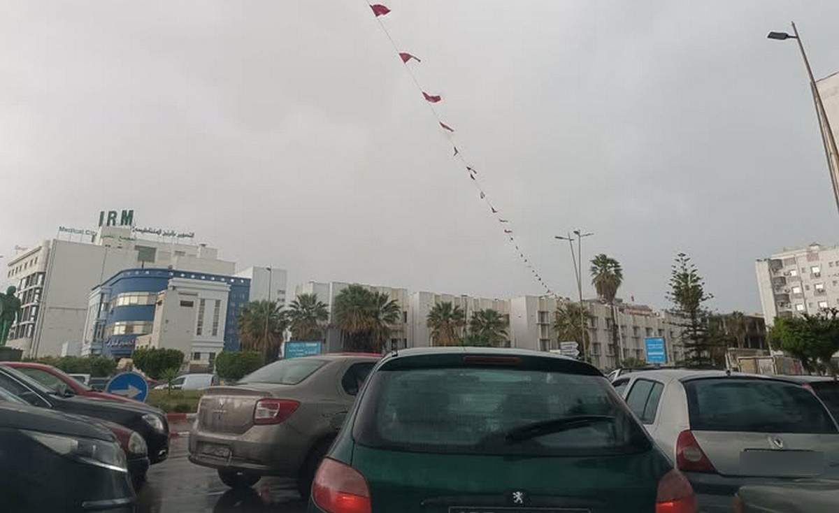 صفاقس :تزامنا  مع  الامطار الاخيرة ... اختناق  مروري رهيب وتوقّف  كلي  للحركة