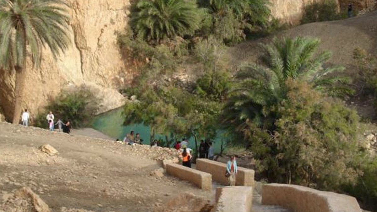 جلسة عمل لمتابعة تقدم مشروع إحداث محطة استشفائية بمعتمدية حامة الجريد من ولاية توزر