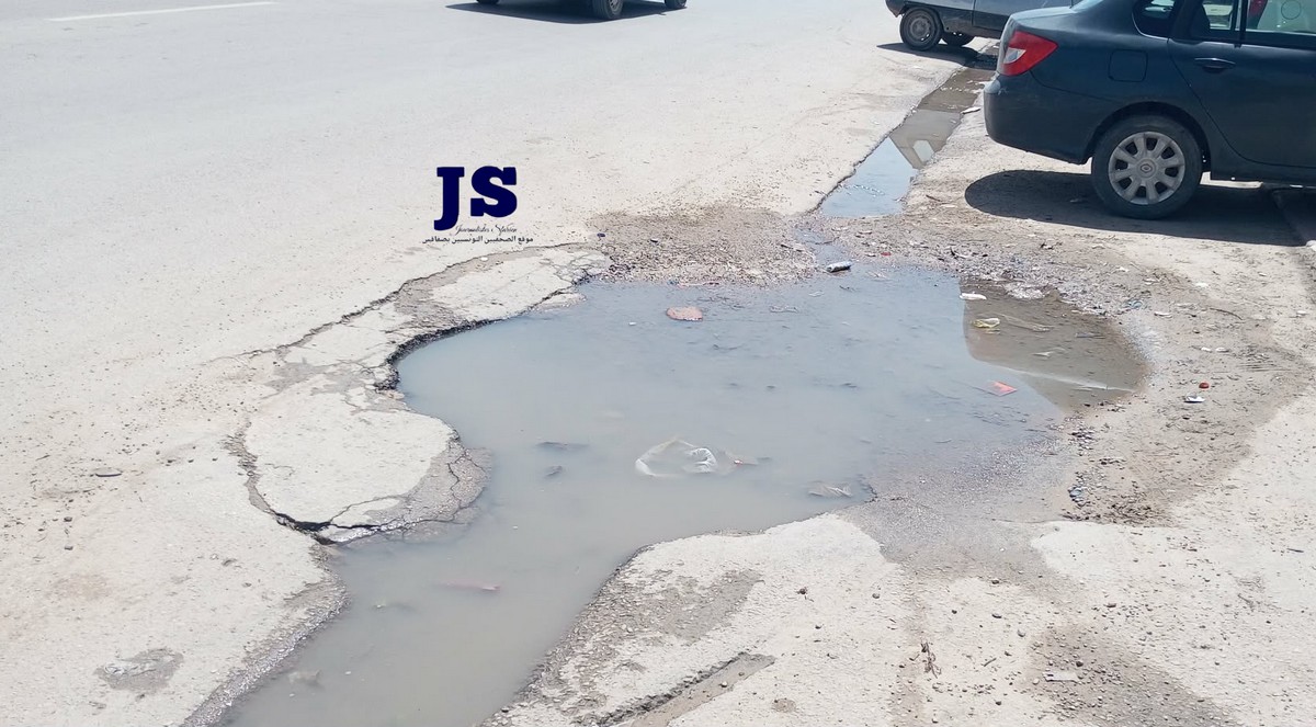 صفاقس : تسرّب مائي  مزمن في  قلب  مركز  سحنون بطريق  قرمدة