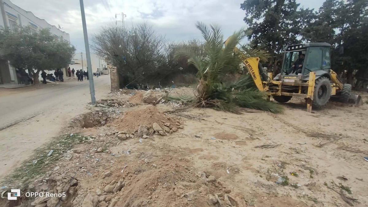 بلدية قرقنة  تواصل حملاتها لتحسين جودة  العيش بالجزيرة