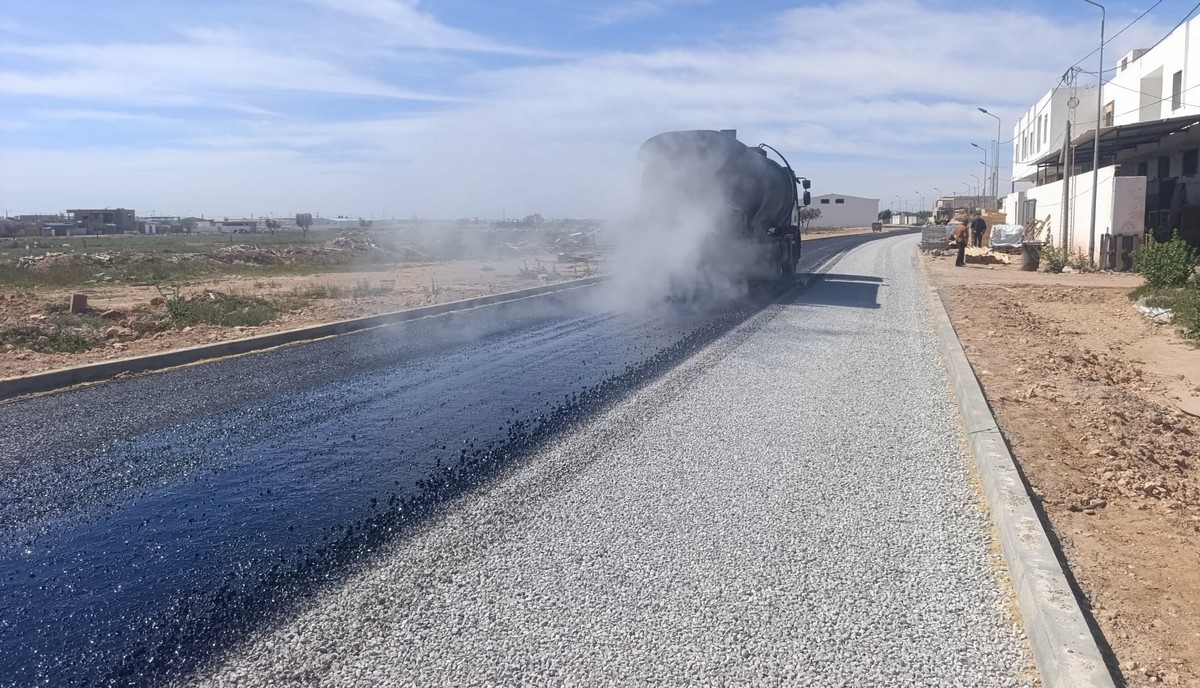 صفاقس : تقدم مشروع تعبيد الطرقات بمناطق التوسع ببلدية ساقية الزيت