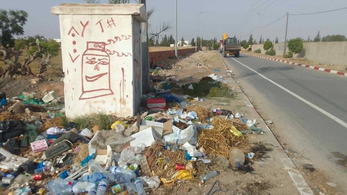 صفاقس بلدية العين تواصل مجهوداتها اليومية في مجال النظافة