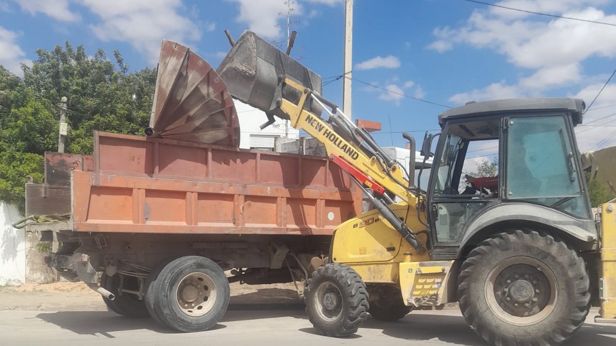 يلدية صفاقس تساهم في  مجهودات بلدية  العين البيئيّة