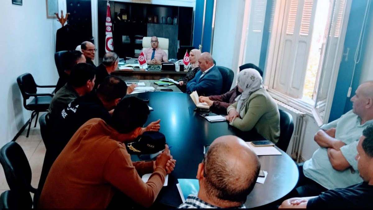 قفصة :جلسة  عمل للتصدّي للمحلات العشوائية لممارسة الانشطة ذات صلة بالاختصاصات الطبية