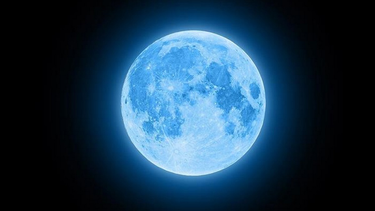 حدوث ظاهرة القمر الأزرق الصغير مطلع الأسبوع