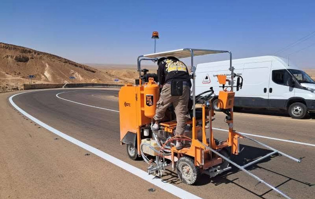 توزر: تهيئة الطريق الوطنية عدد 16 في جزئها الرابط بين حامة الجريد وتمغزة