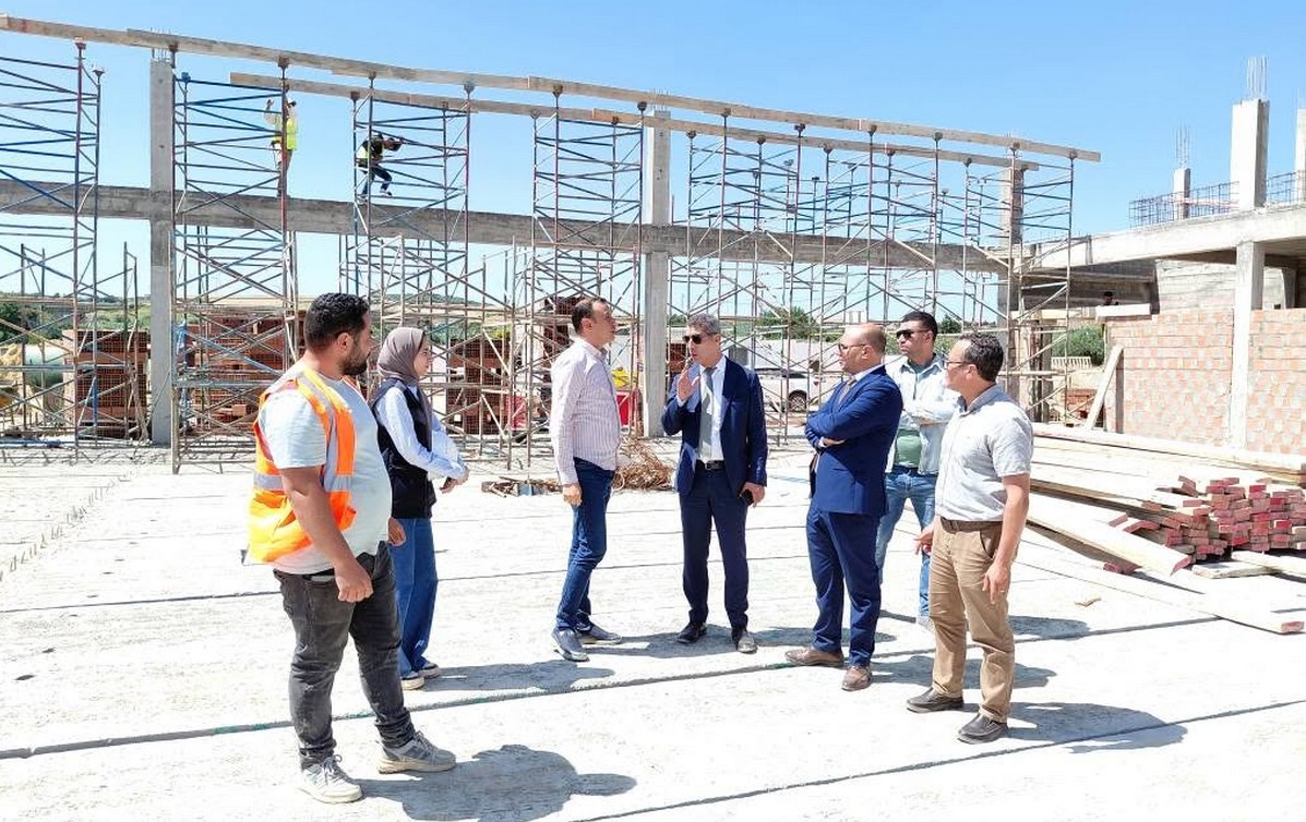 والي بنزرت يتفقد سير إنجاز عدد من المشاريع المدرجة ضمن برنامج التنمية المندمجة بعوسجة والعالية.