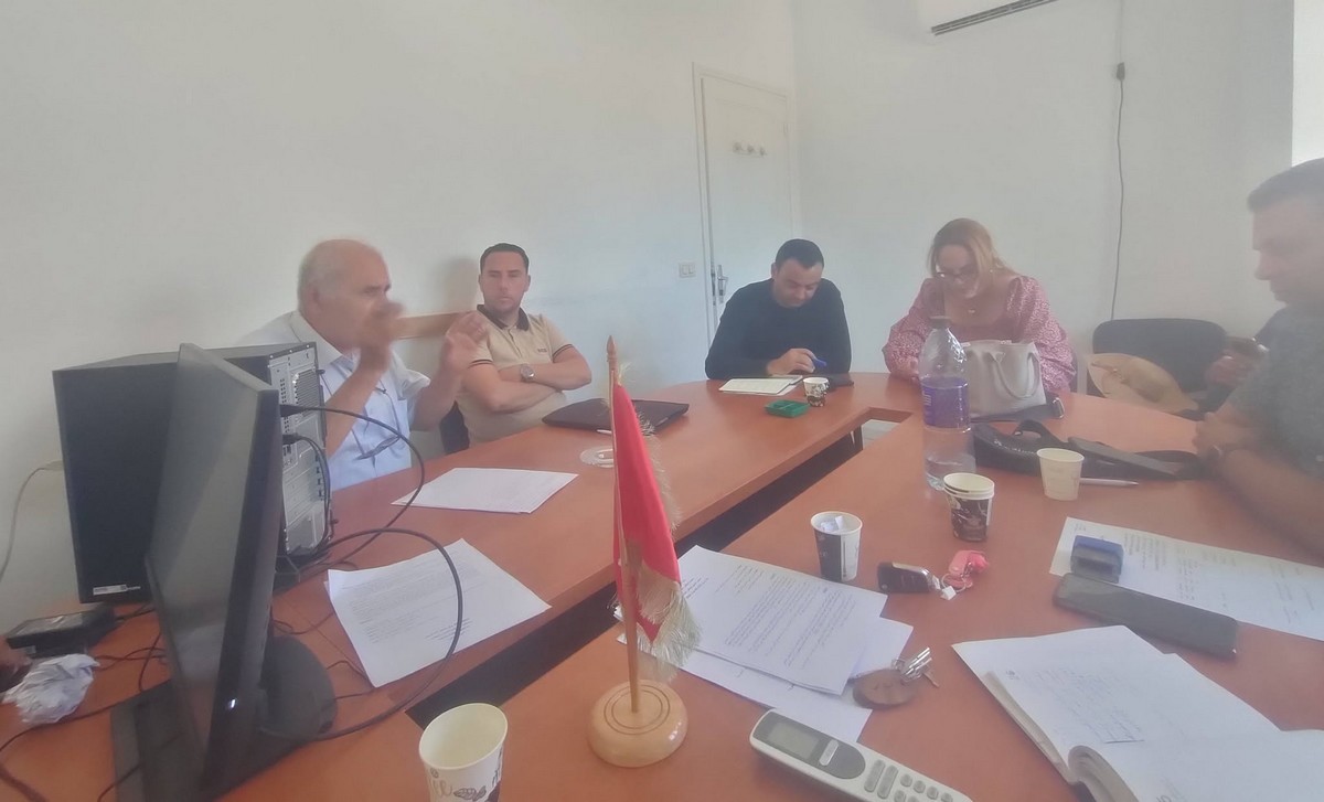 جلسة عمل حول واقع وآفاق المؤسسات التربوية بمعتمدية صفاقس الجنوبية