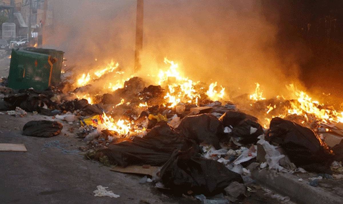 صفاقس حرق النفايات: جريمة في حق الإنسان والبيئة.