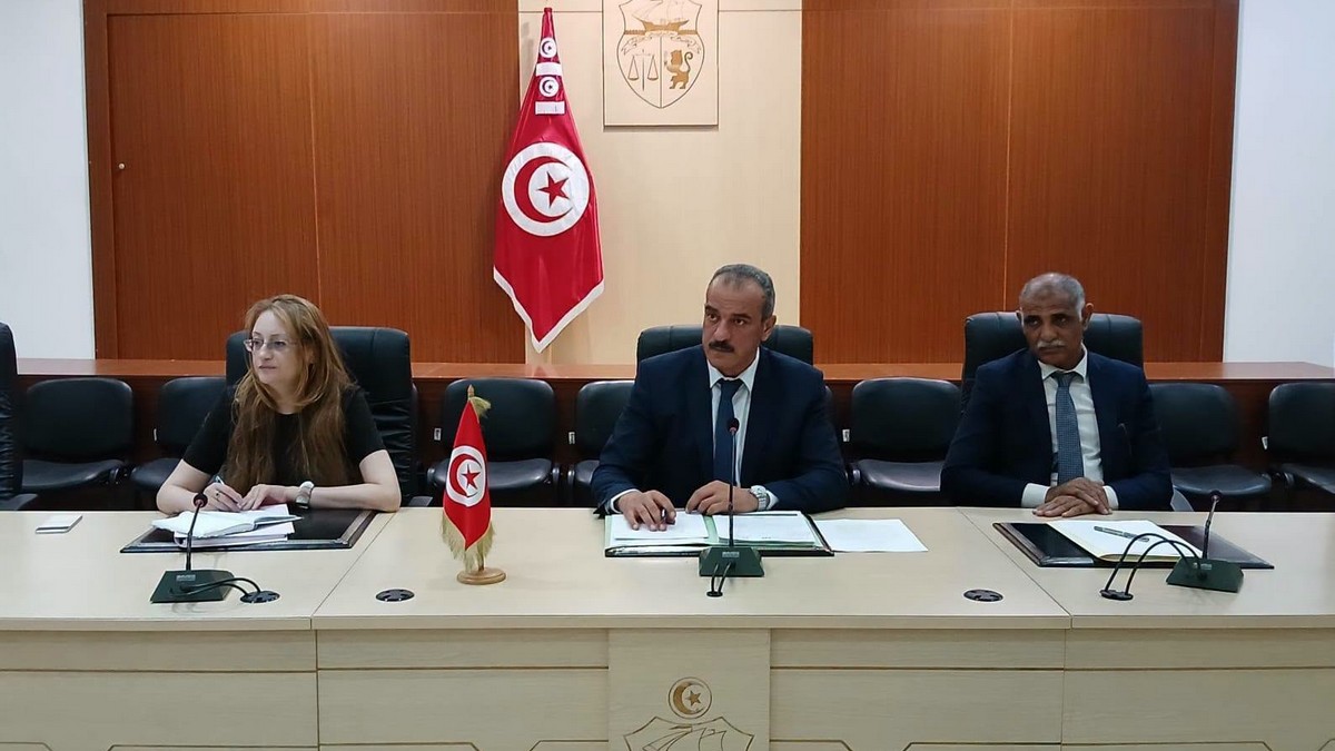 اريانة: جلسة للنظر في جملة من الإشكاليات المتعلقة بوضعية الطرقات