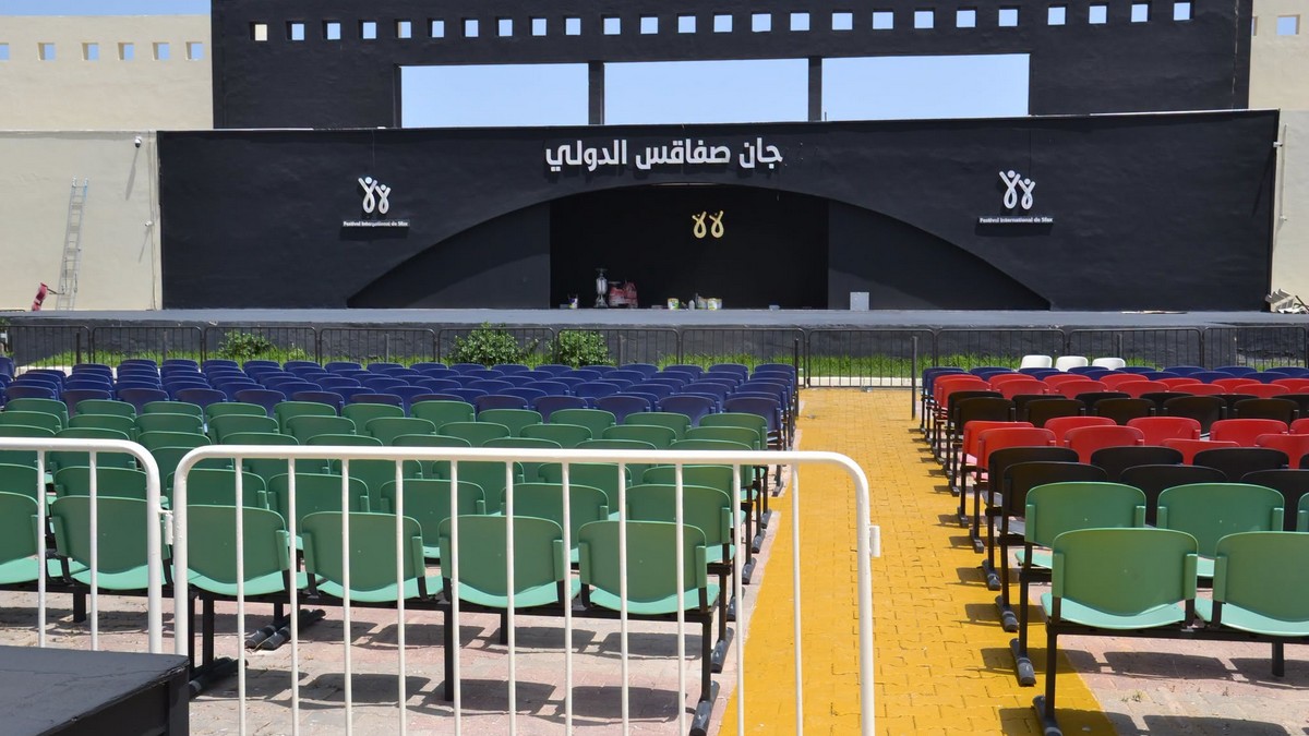 اللمسات الأخيرة بالمسرح الصيفي قبيل انطلاق مهرجان صفاقس الدولي